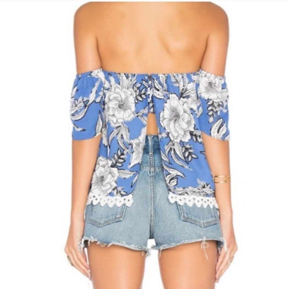 NWT Lovers + Friends Lifes A Beach Floral Top - Picture 2 of 16